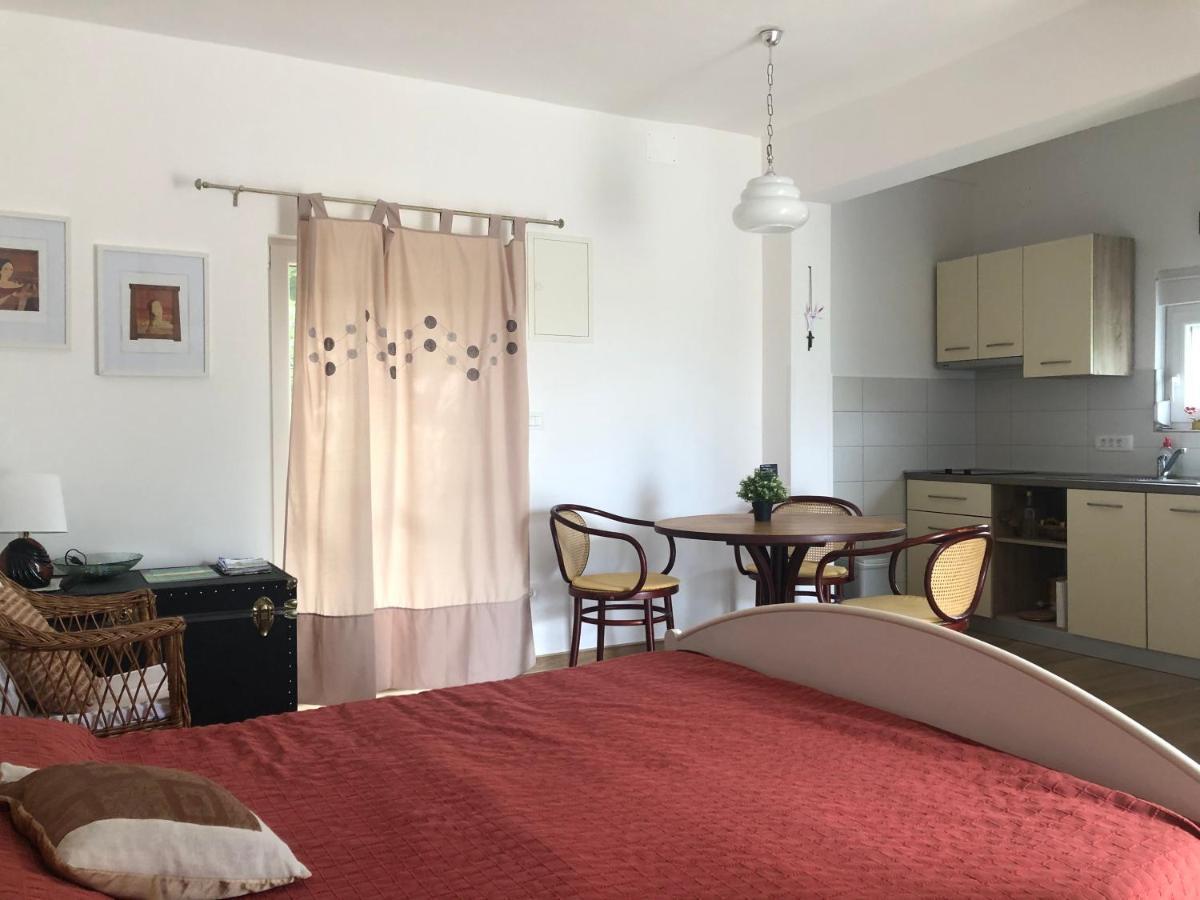 Apartmani Stellar Малинска Екстериор снимка