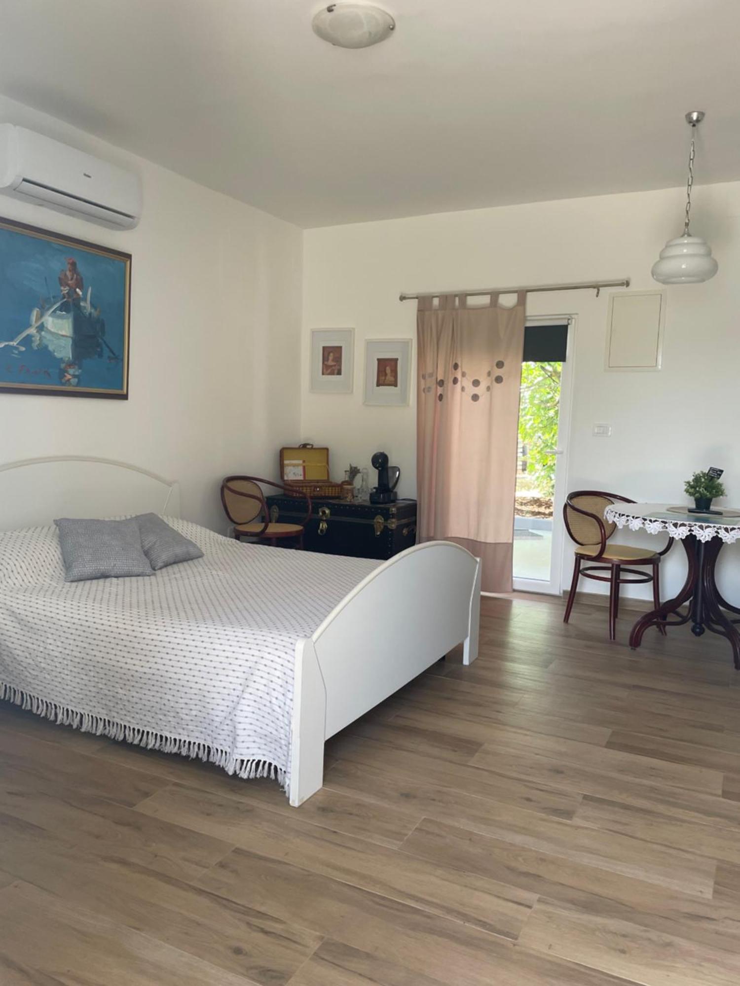Apartmani Stellar Малинска Екстериор снимка